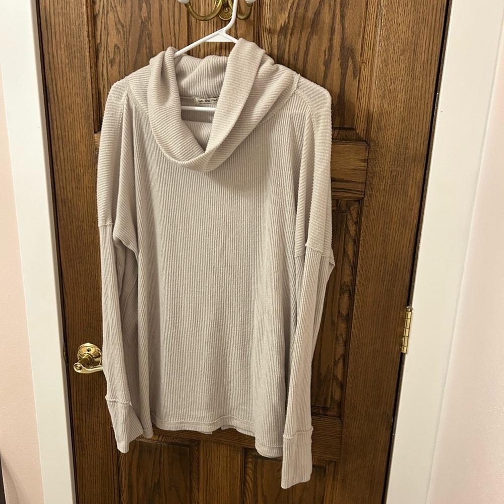 Free People We The Free Cream Juicy Ribbed Open Back Cowl Sweater Large NWOT - Picture 5 of 12